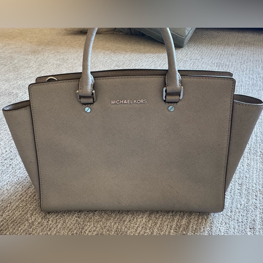 Michael Kors Selma top zip satchel in taupe Saffiano leather